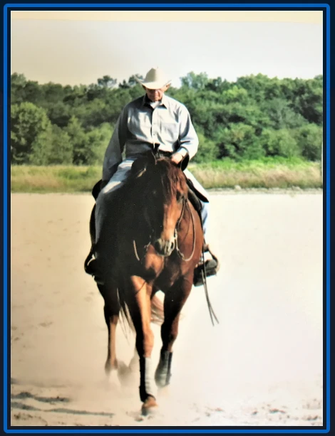 Dale Wilkinson riding GOT MONEY.